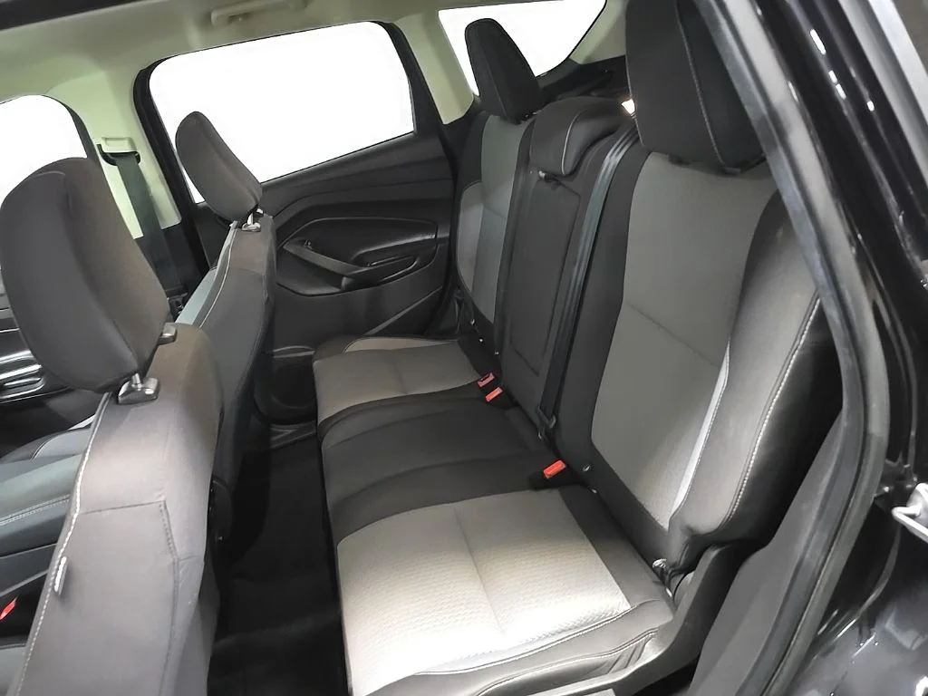 Used 2019 Black Metallic Ford SE image 35
