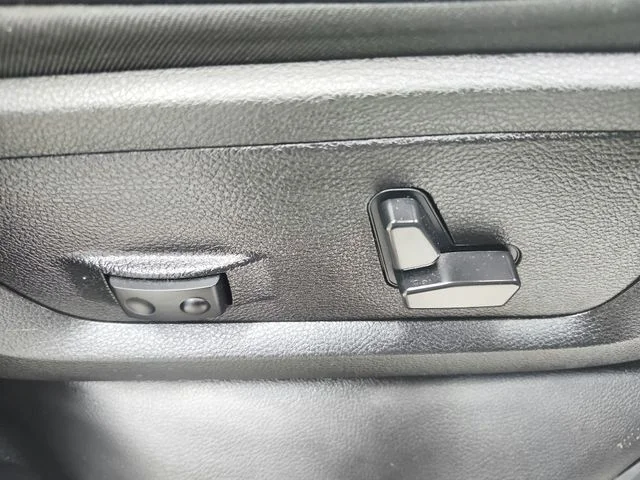 Used 2023 White Ram Laramie image 43
