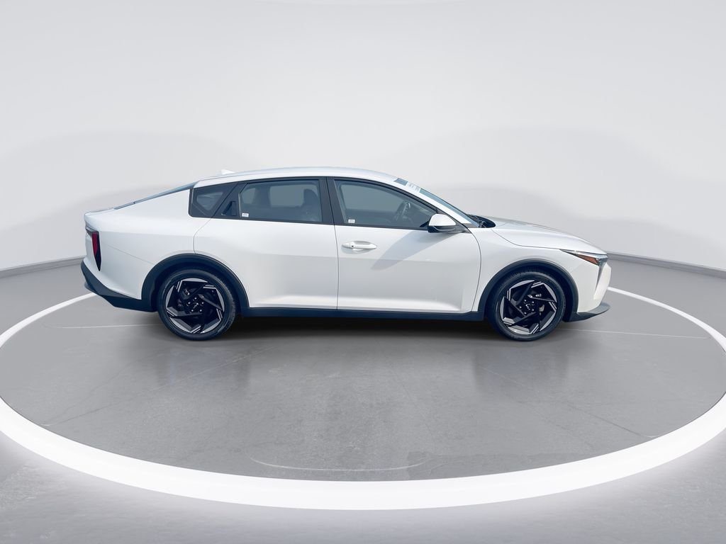 Used 2025 White Kia EX image 9