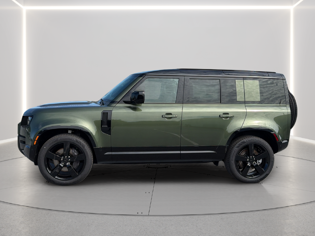New 2026 Woolstone Green Land Rover X-Dynamic SE image 13