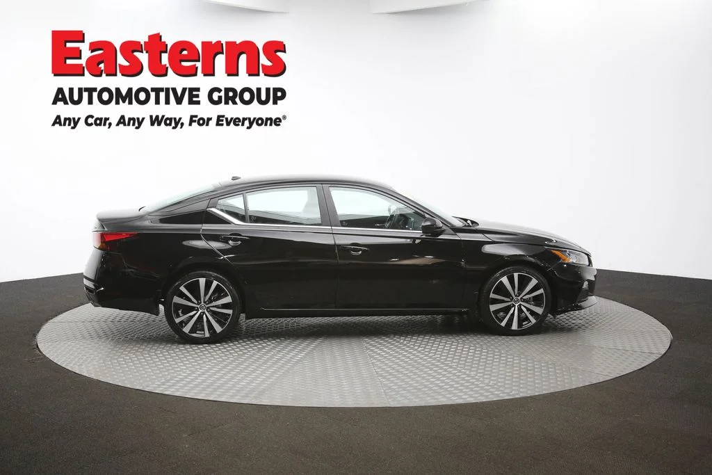 Used 2022 Black Nissan 2.5 SR image 41