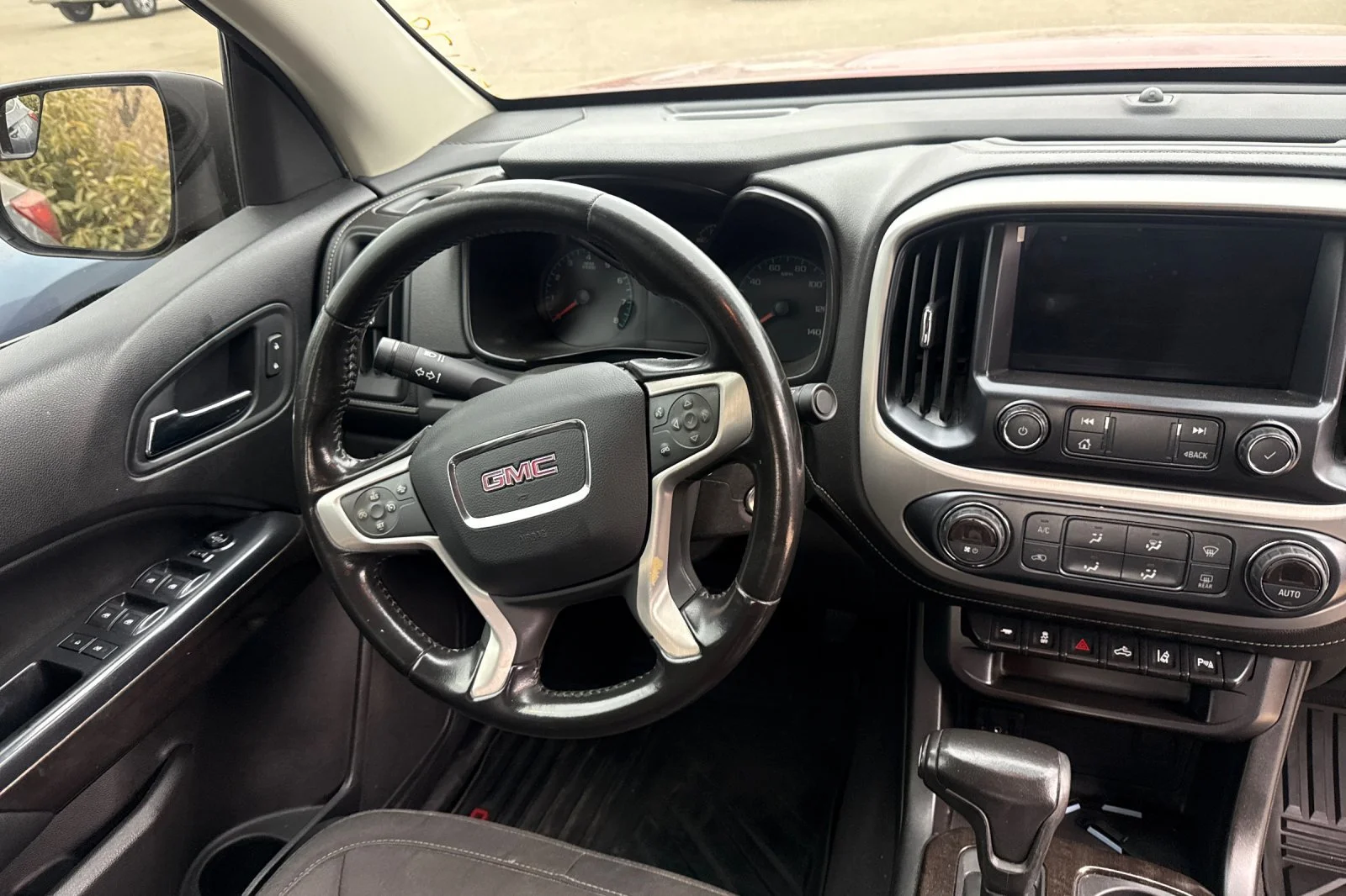 Used 2021 Red GMC Elevation image 21