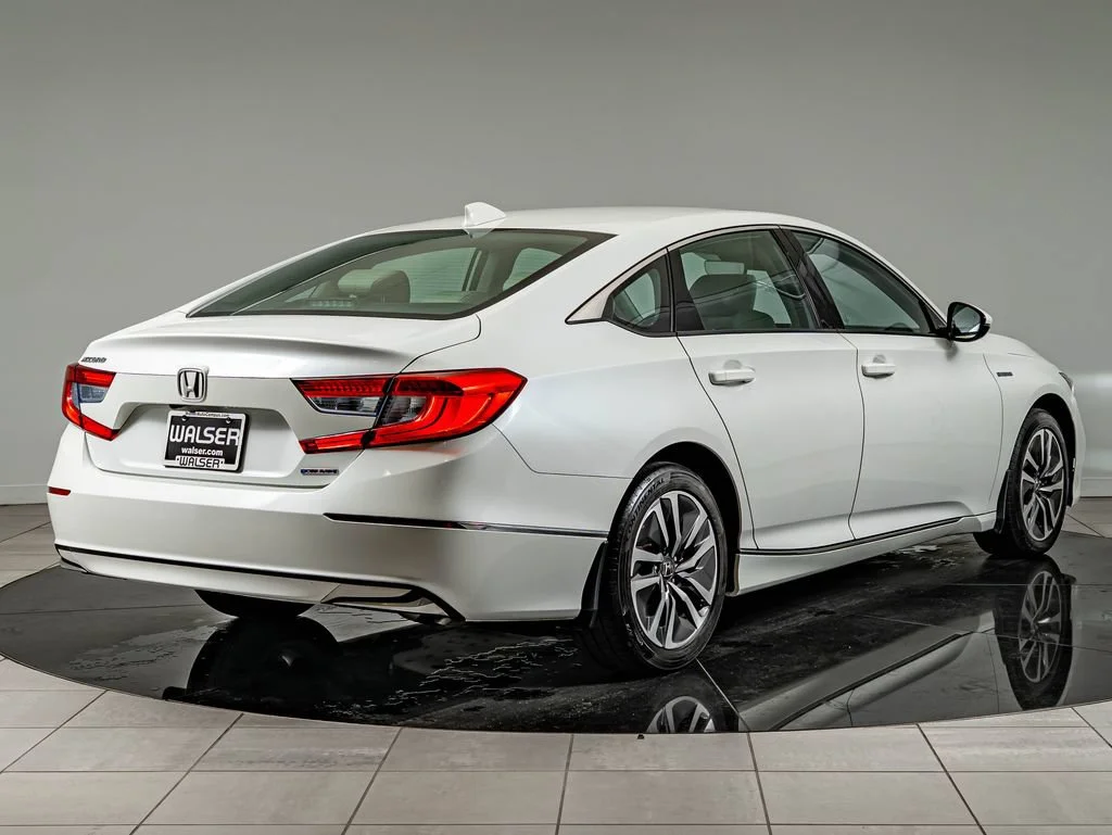 Used 2018 White Orchid Pearl Honda EX-L image 5
