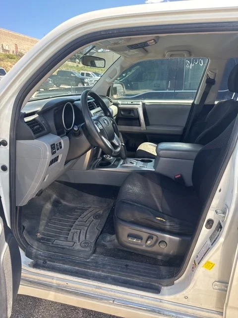 Used 2013 Blizzard Pearl Toyota SR5 image 10