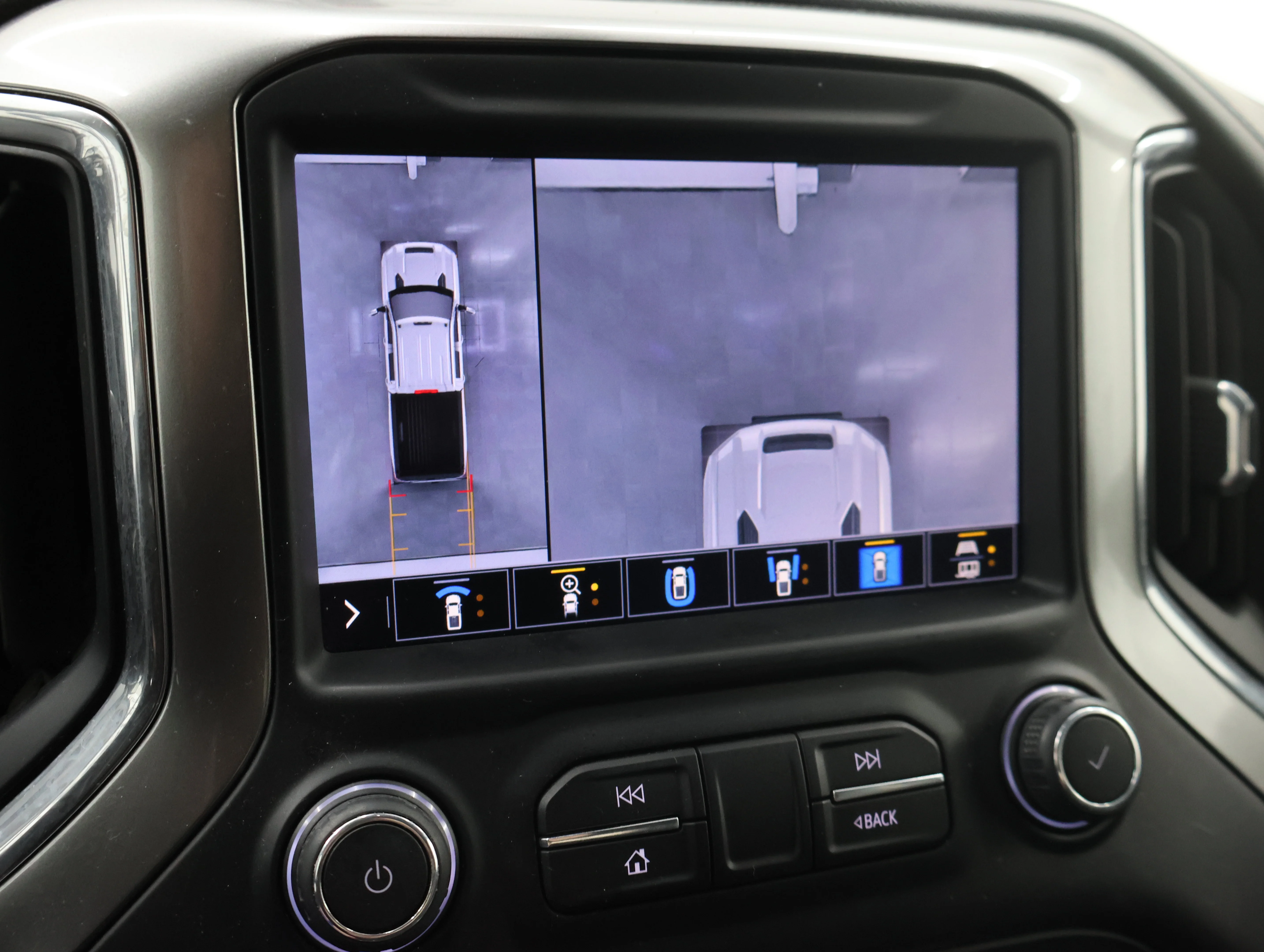 Used 2020 Black Chevrolet LTZ image 17