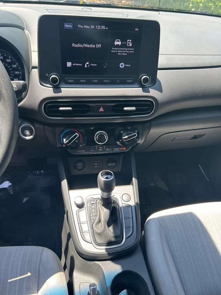 Used 2023 Black Hyundai SEL image 13