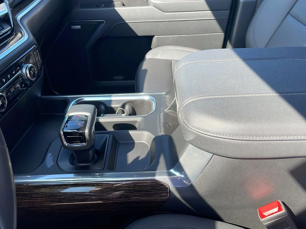 Used 2025 Black GMC Elevation image 23