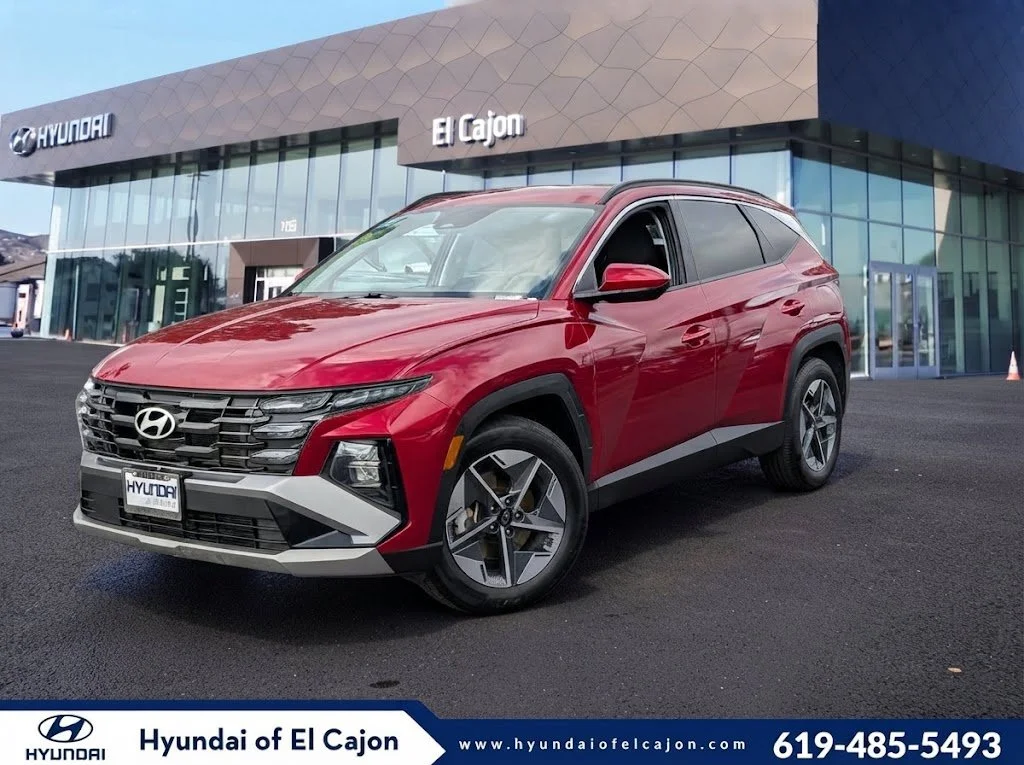 Used 2025 Red Hyundai SEL image 1