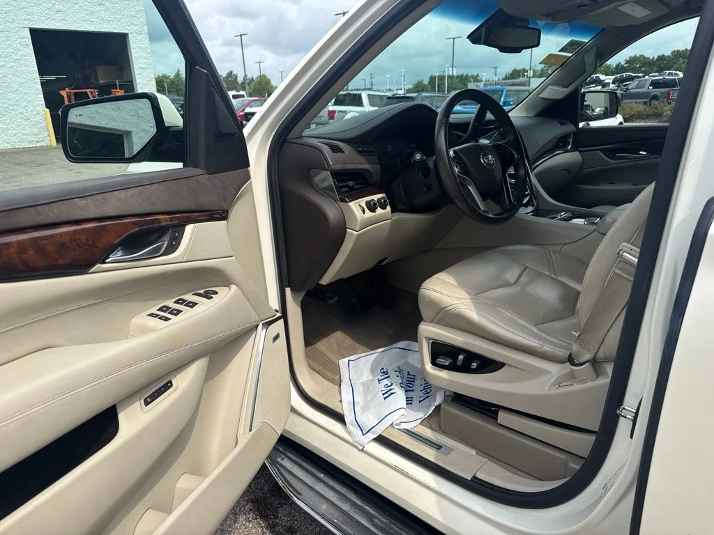 Used 2015 White Diamond Clearcoat Cadillac Luxury image 10