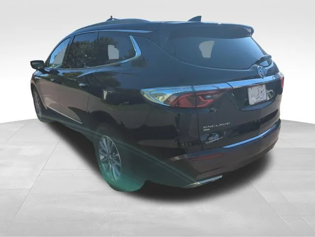 Used 2023 Includes Spectra Gray lower exterior accent color.) Buick Essence image 3