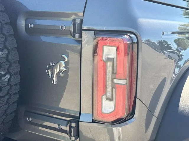 Used 2025 Gray Ford Badlands image 13