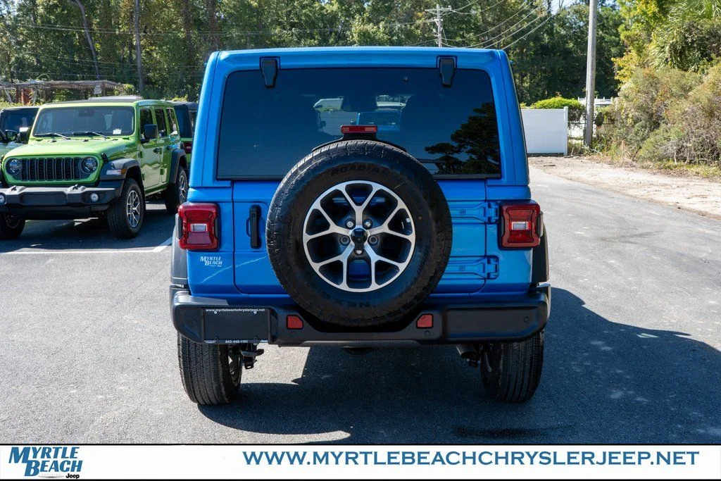 New 2026 Hydro Blue Pearl-Coat Exterior Paint Jeep Sport S image 5