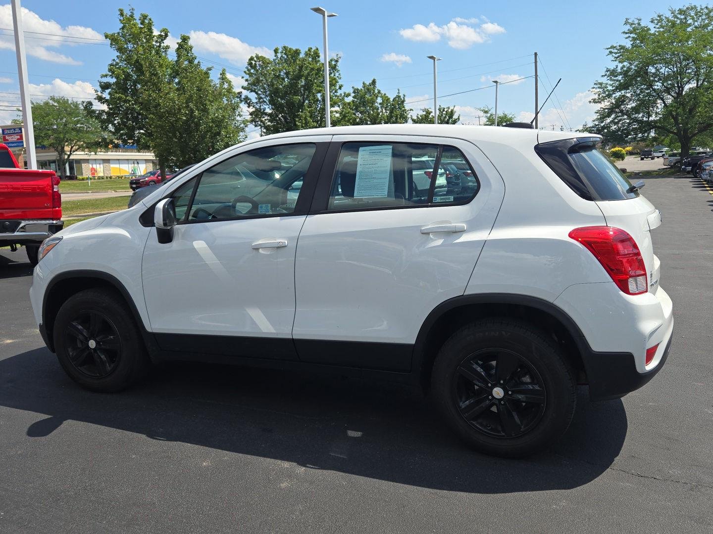 Used 2018 Summit White Chevrolet LS image 4