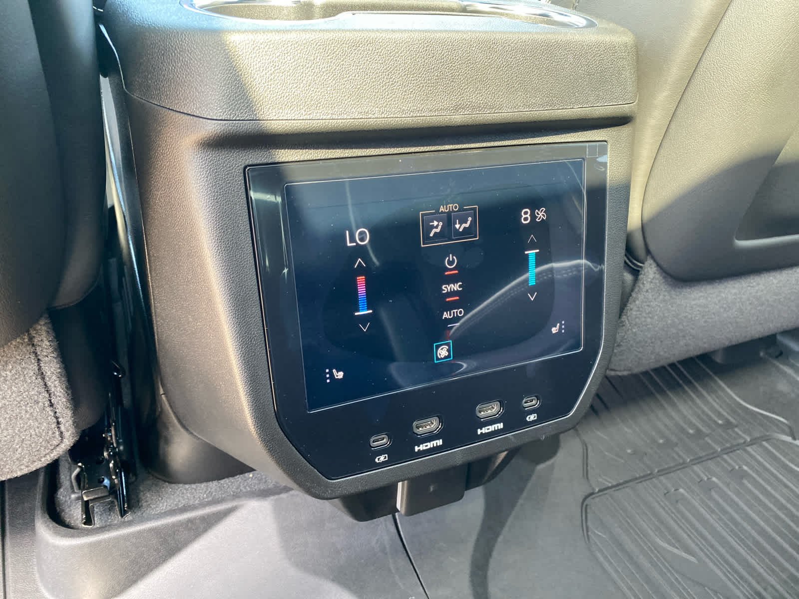 2026 GMC Yukon XL AT4 Ultimate - Photo 20