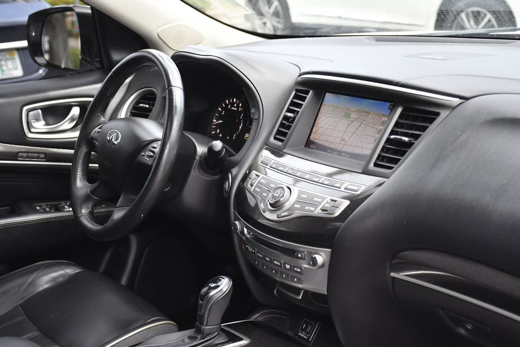 Certified Used 2019 Liquid Platinum INFINITI LUXE image 29