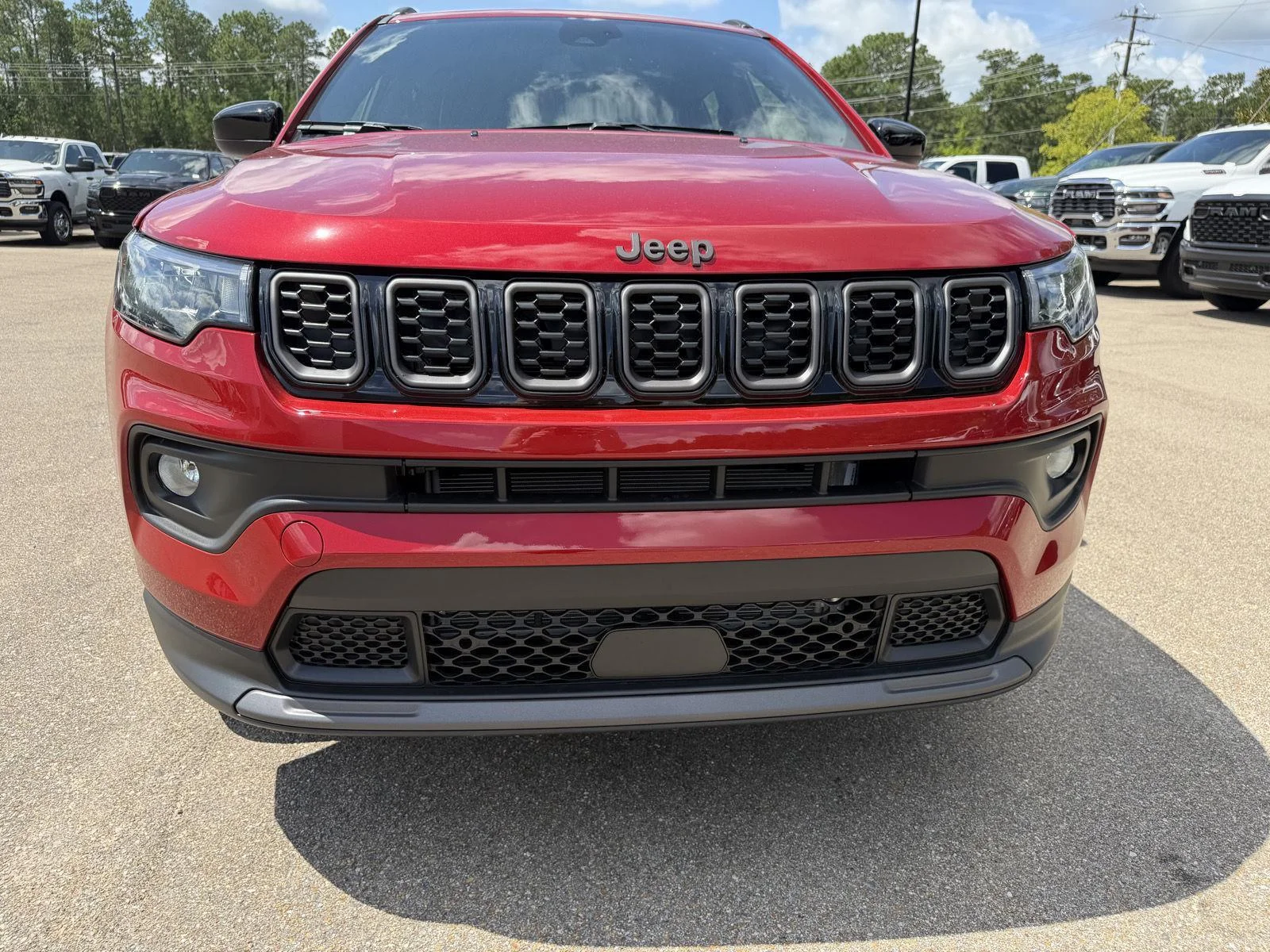 New 2026 Red Hot Pearl-Coat Exterior Paint Jeep Latitude Altitude image 24