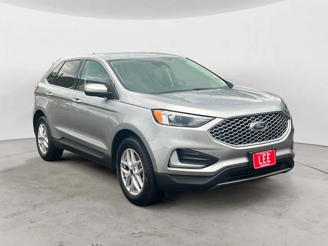 Used 2024 Silver Ford SEL image 7