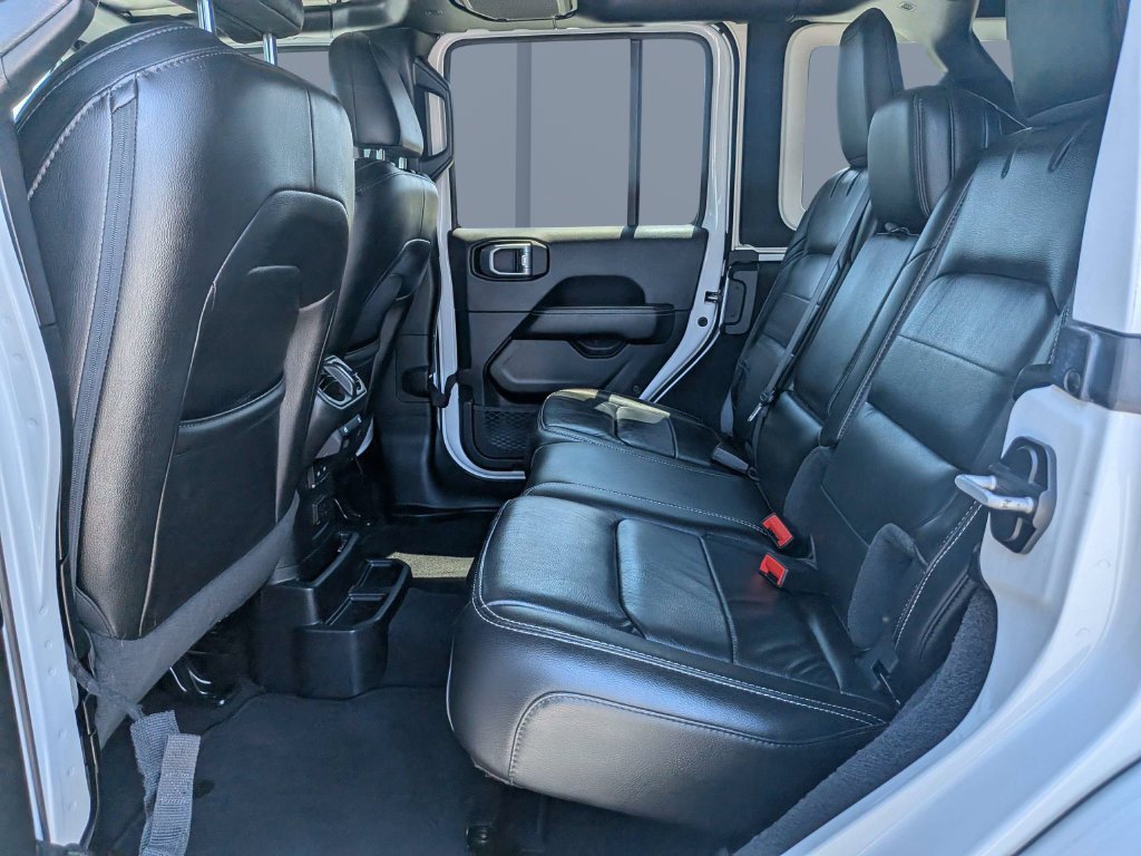 Used 2021 White Jeep Unlimited Sahara image 18