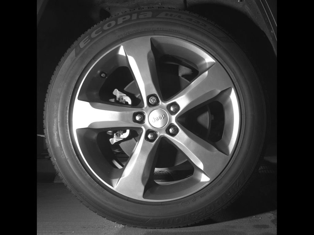 Used 2022 White Jeep Limited image 37