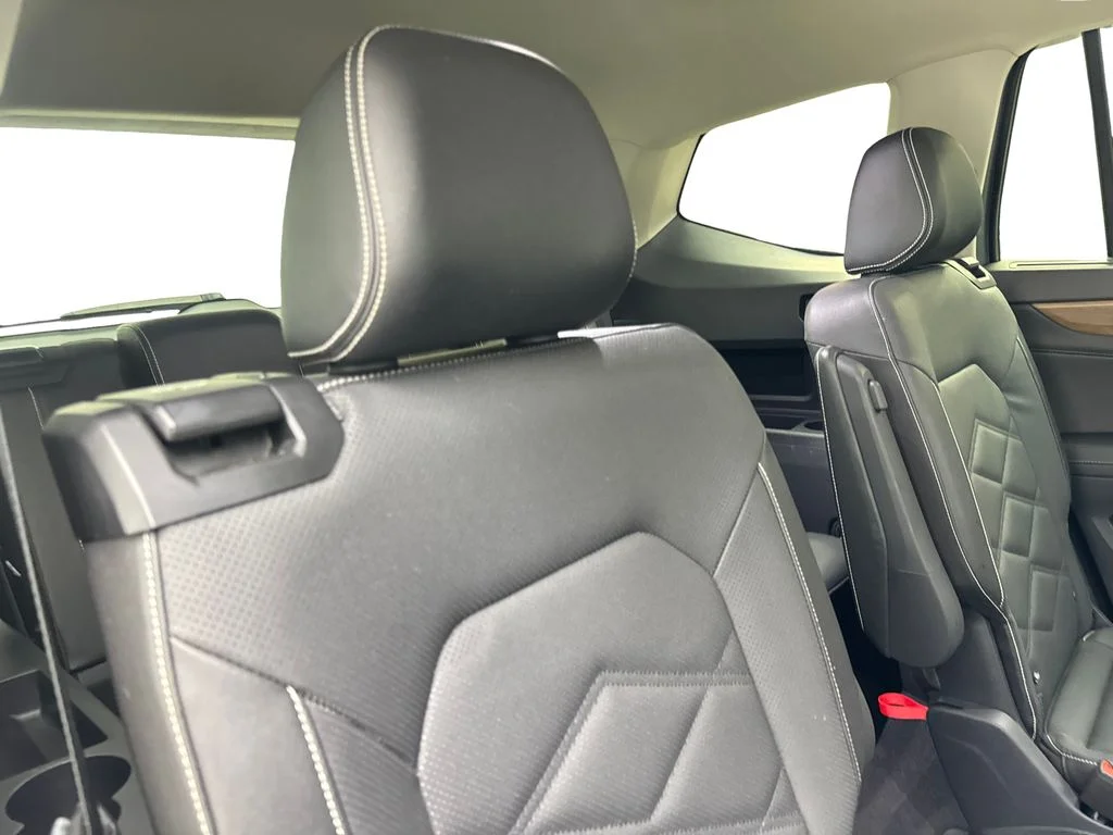 Used 2024 Gray Volkswagen 2.0T SE w/Technology image 45