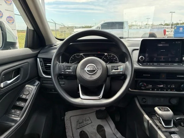 Used 2024 Everest White Pearl Nissan SV image 13