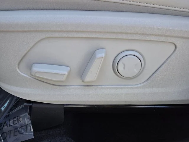 Used 2024 White Pearl Kia X-Line EX image 10