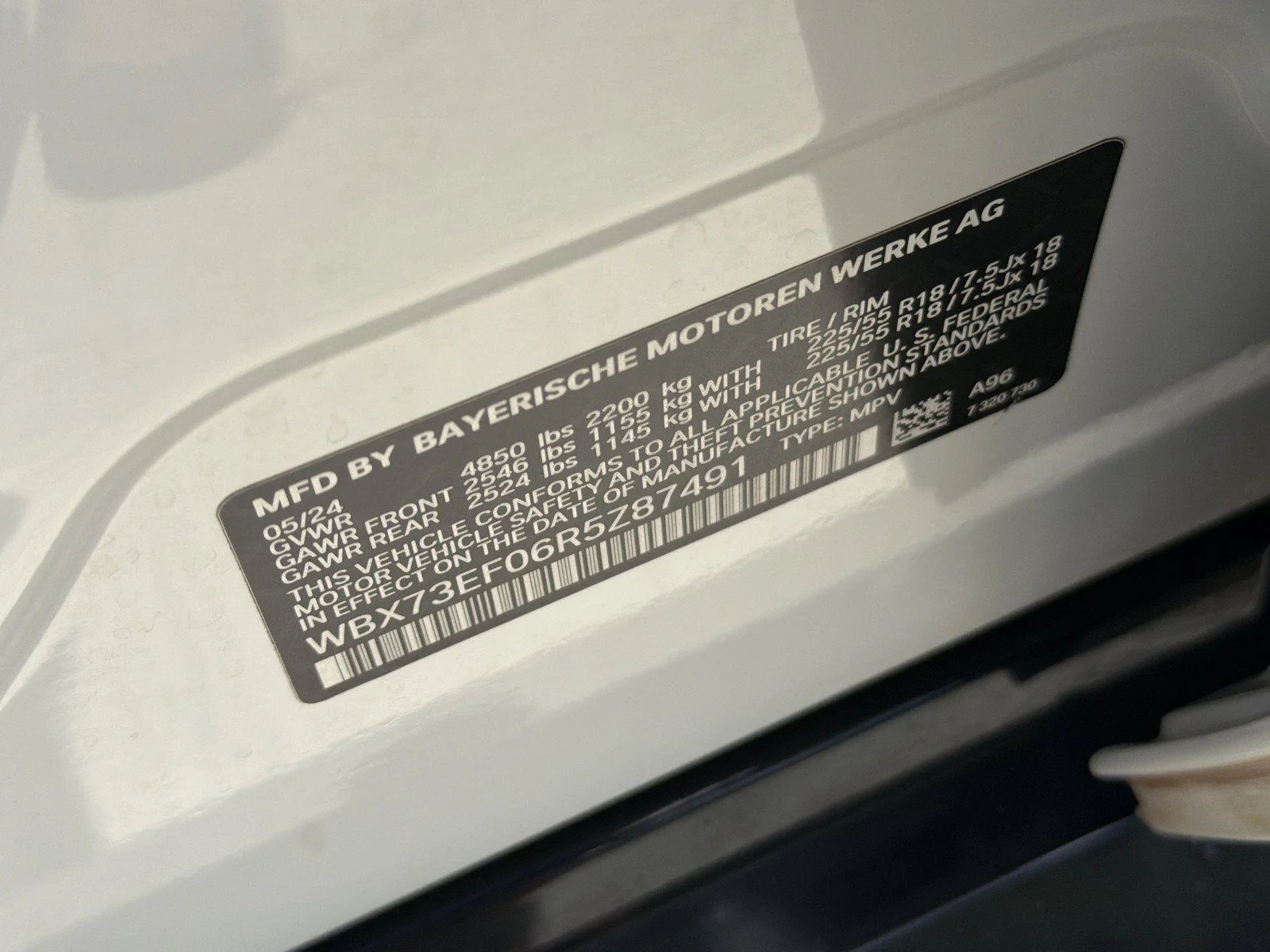 Used 2024 Mineral White Metallic BMW xDrive28i image 38
