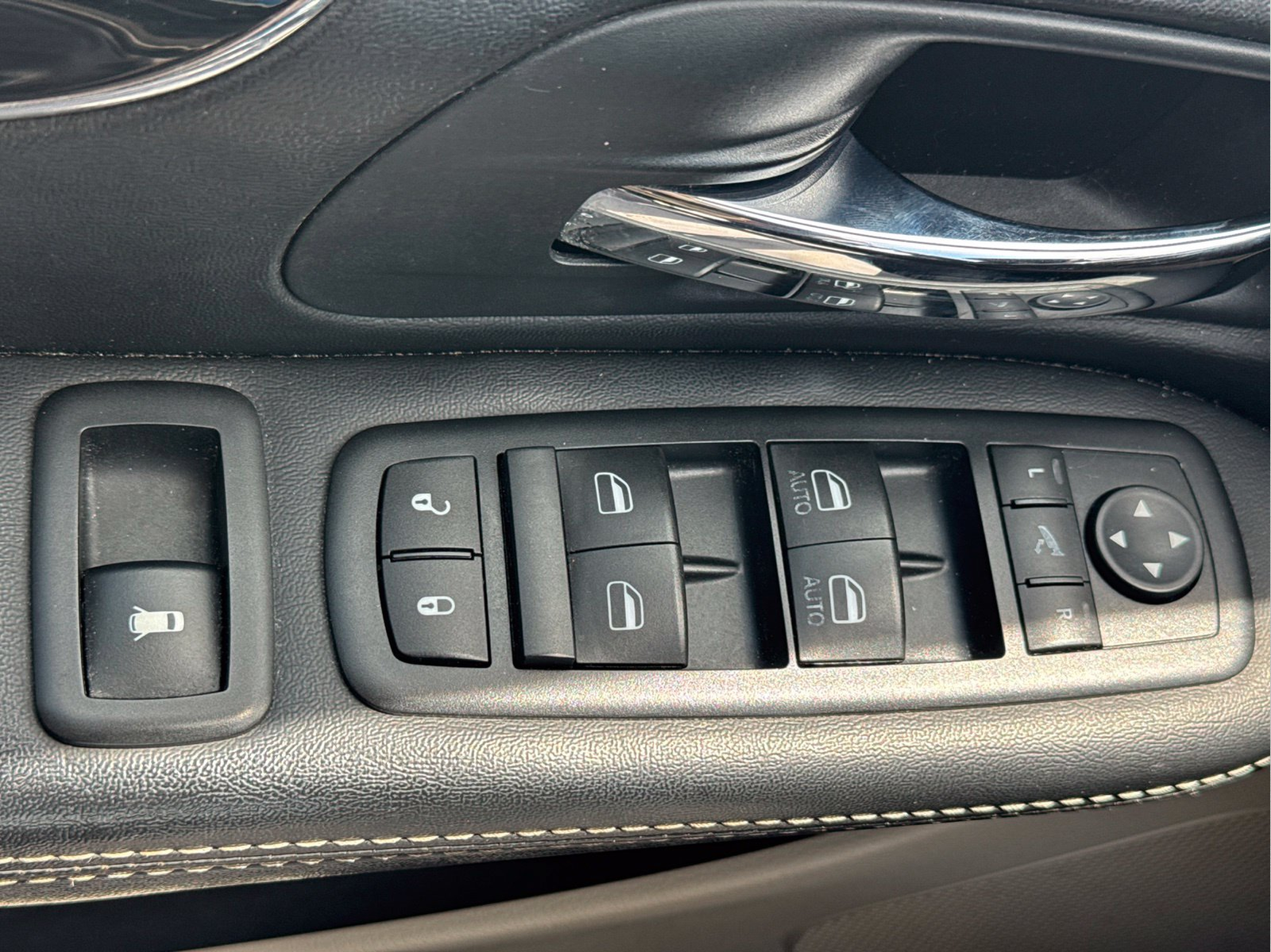 Used 2016 Gray Chrysler Limited image 30