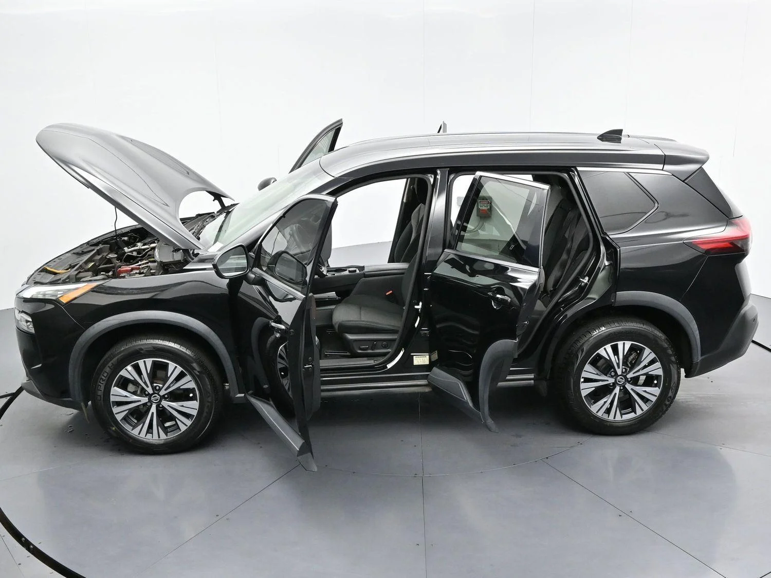 Used 2021 Super Black Nissan SV image 39