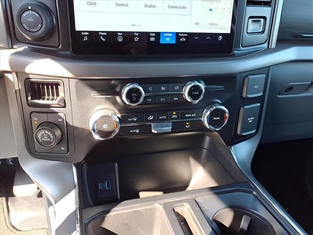 Used 2024 Silver Ford XLT image 10