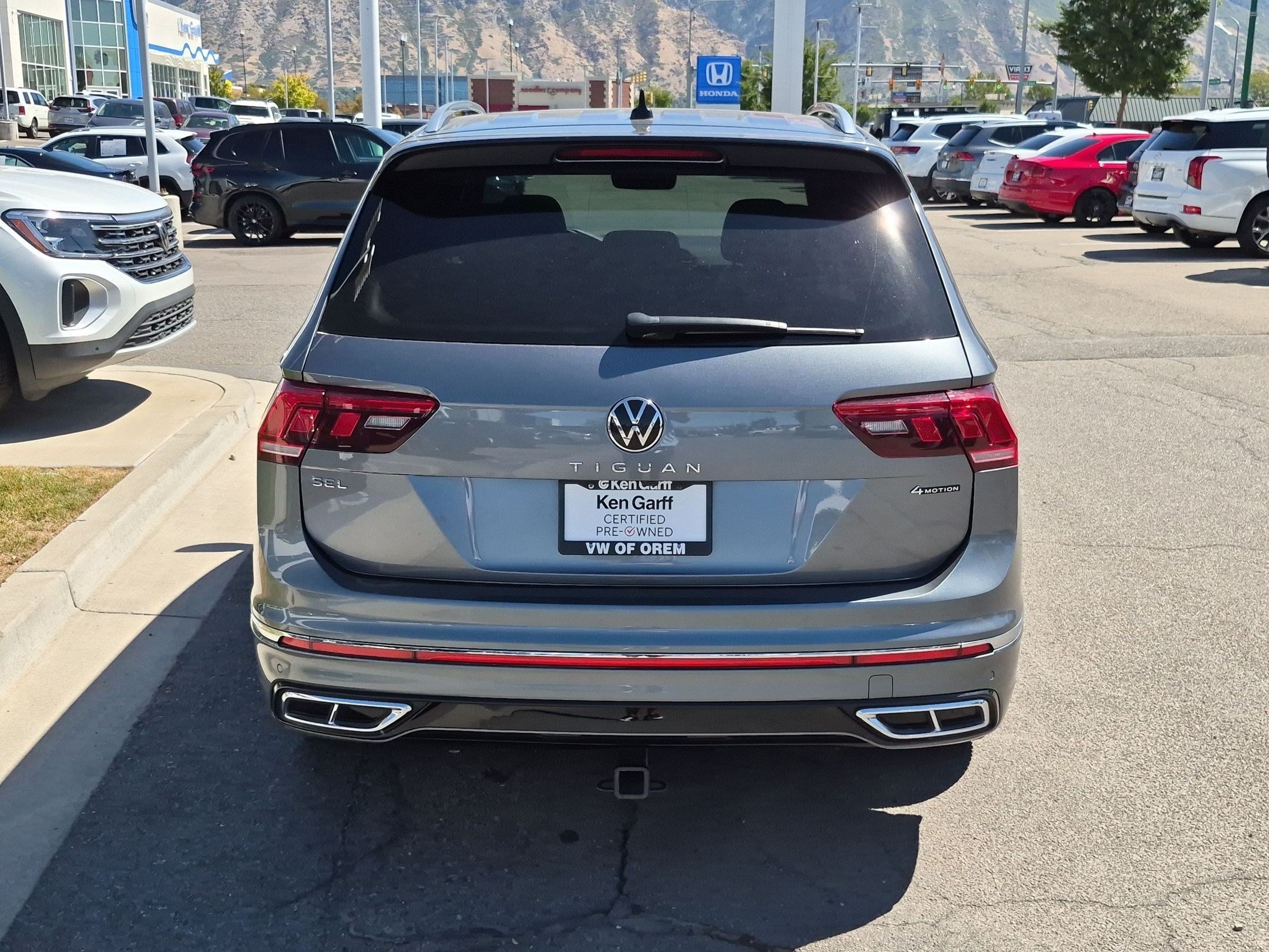 Used 2022 Platinum Gray Metallic Volkswagen SEL R-Line image 4