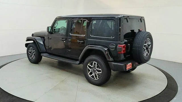 New 2026 Black Clear-Coat Exterior Paint Jeep Sahara image 7