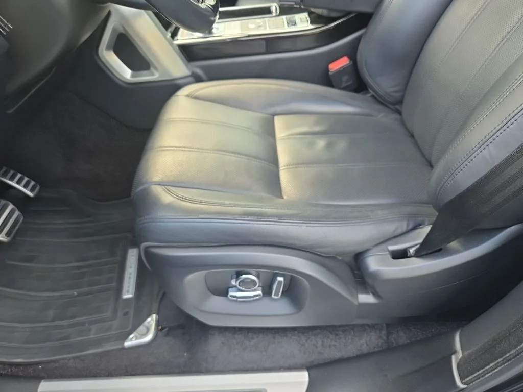 Used 2017 Black Land Rover 5.0L V8 Supercharged image 10