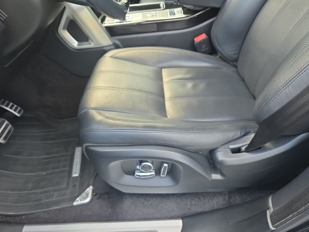 Used 2017 Santorini Black Land Rover 5.0L V8 Supercharged image 10