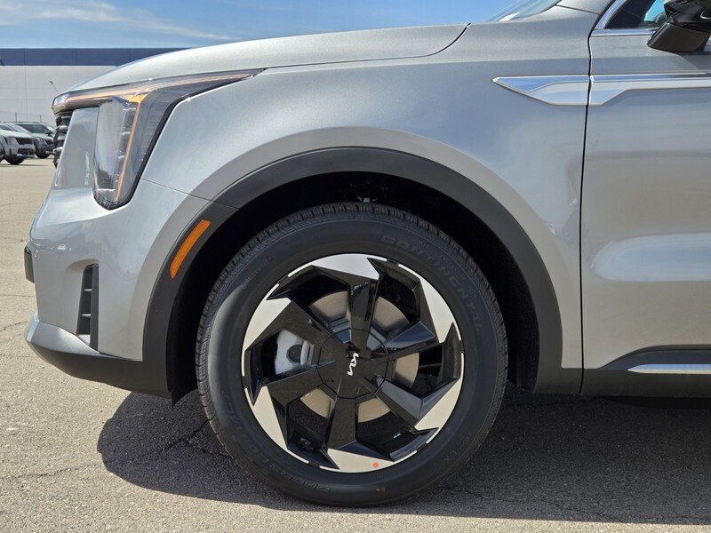 New 2026 Steel Gray Kia EX image 5