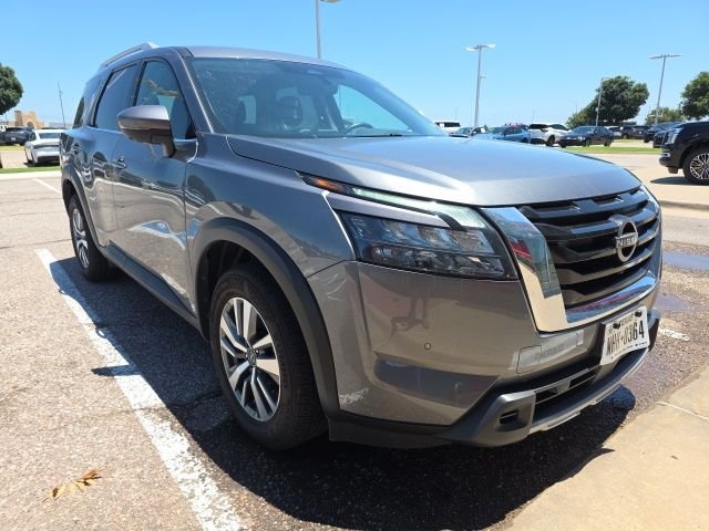 Used 2025 Gray Nissan SL image 1