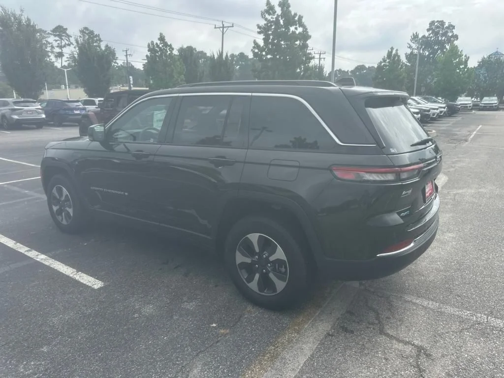New 2024 Rocky Mountain Pearlcoat Jeep 4xe image 7