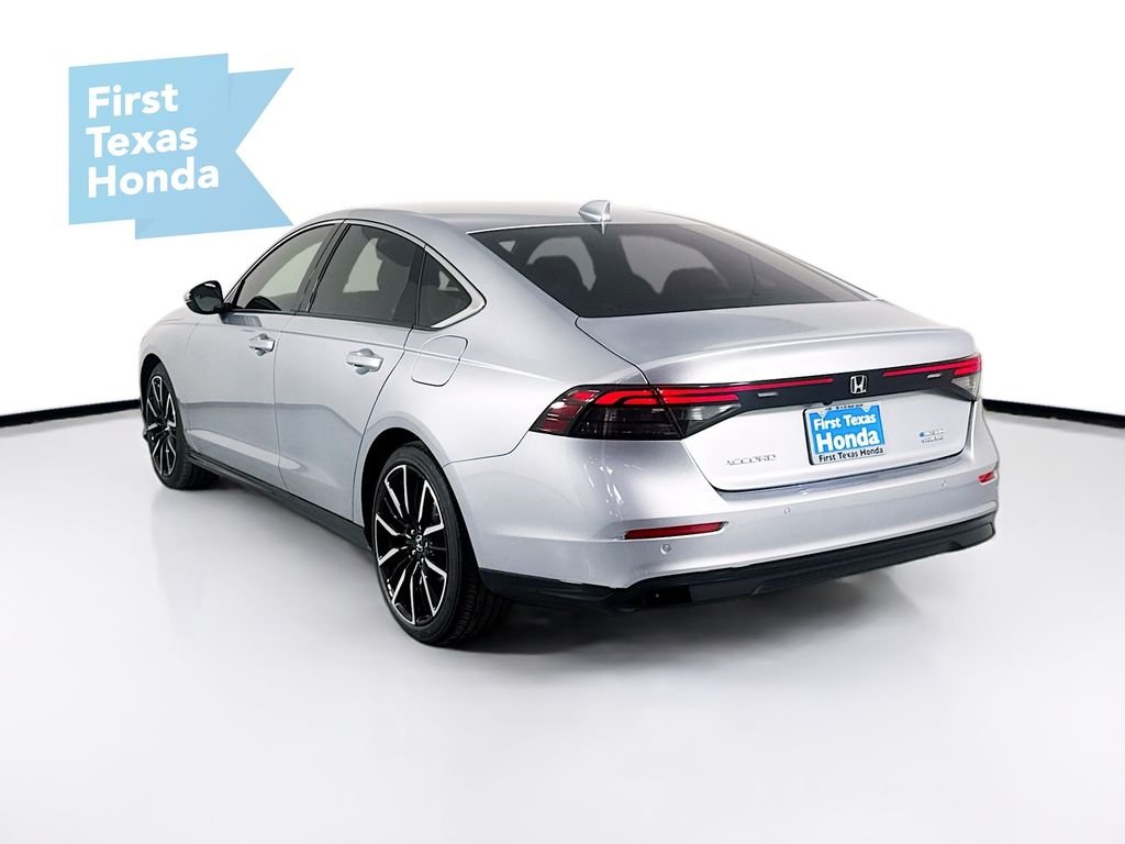 New 2026 Solar Silver Metallic Honda Touring image 5