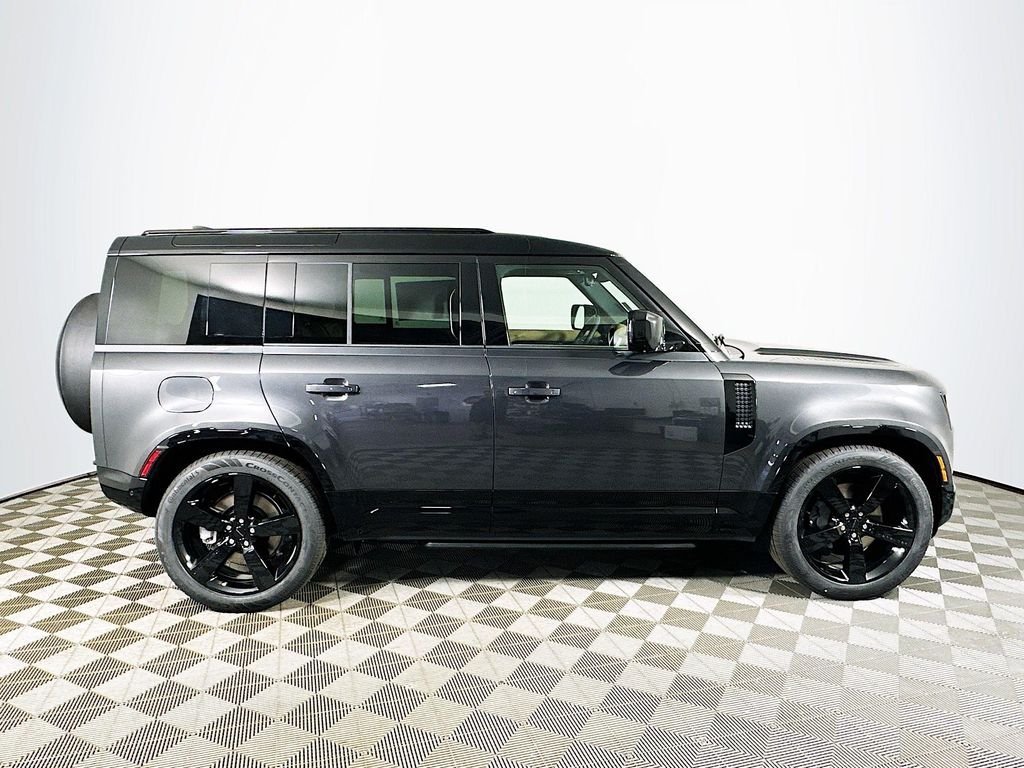 New 2026 Carpathian Grey LAND ROVER X-Dynamic SE image 4
