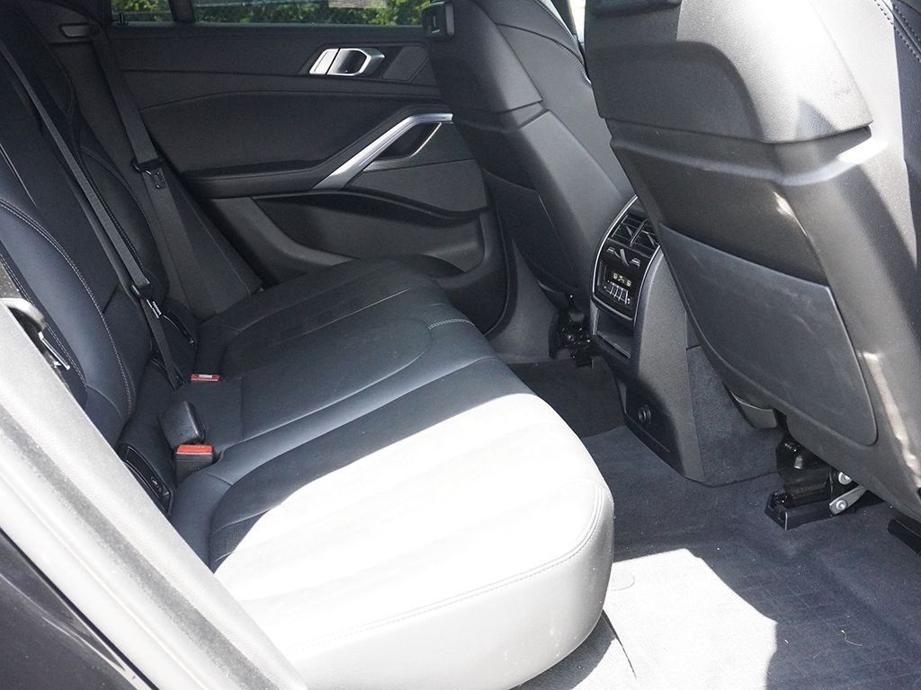 Used 2022 Black BMW xDrive40i image 35