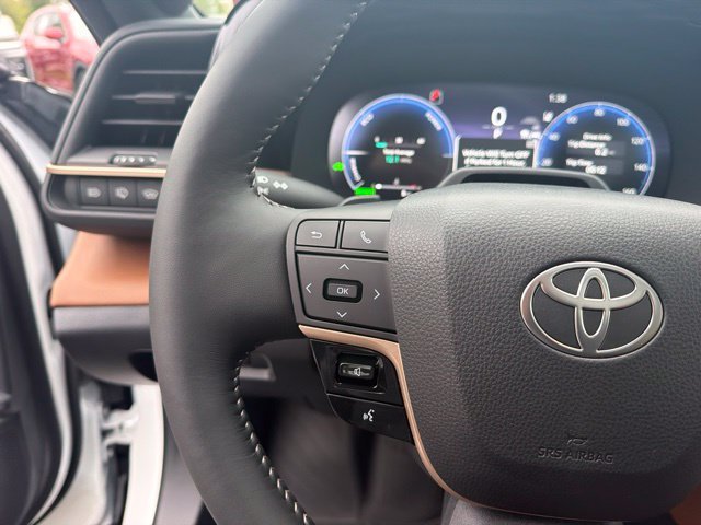 New 2026 Oxygen White with Black roof <sup>1</sup> Toyota  Limited image 16