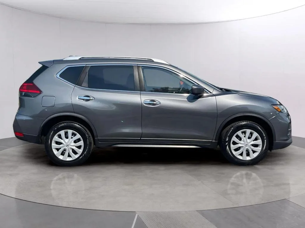 Used 2017 Gun Metallic Nissan S image 6