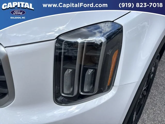 Used 2025 White Kia S image 11