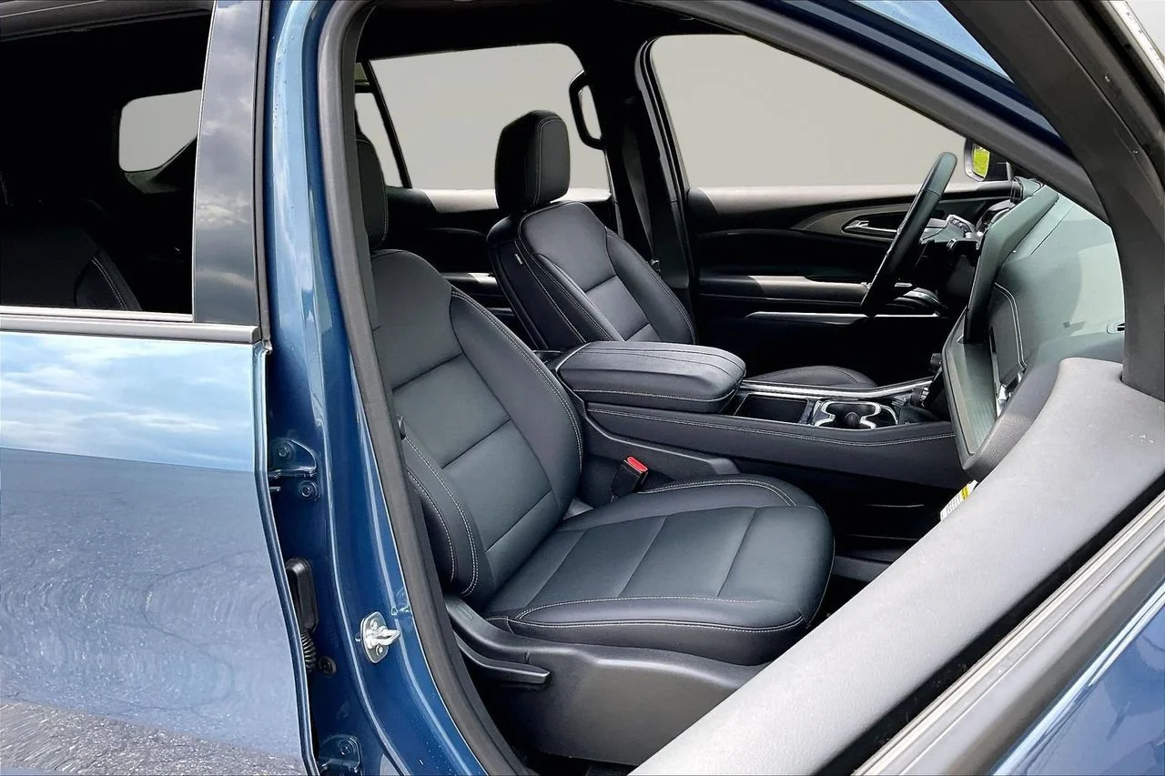 Used 2025 Blue Chevrolet LT image 23