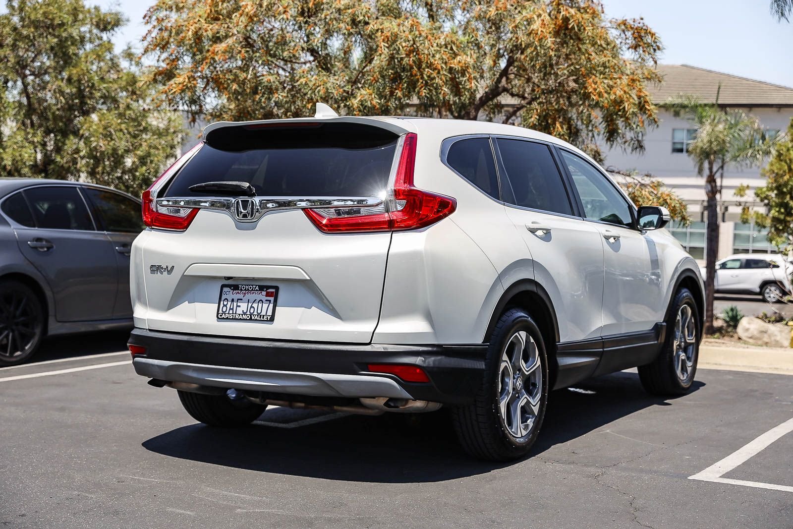 Used 2017 White Diamond Pearl Honda EX-L image 4