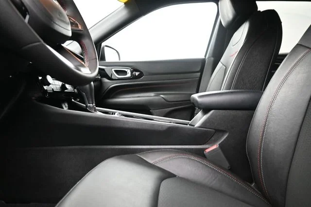 Used 2025 White Jeep Trailhawk image 16