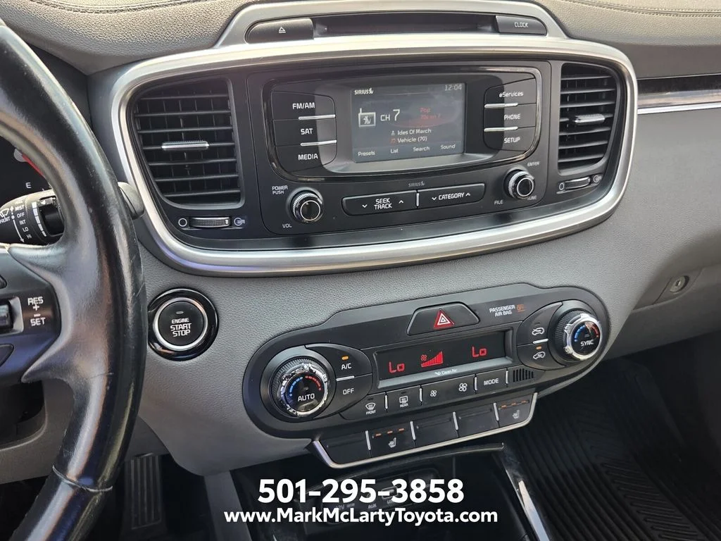 Used 2016 Silver Kia EX image 17