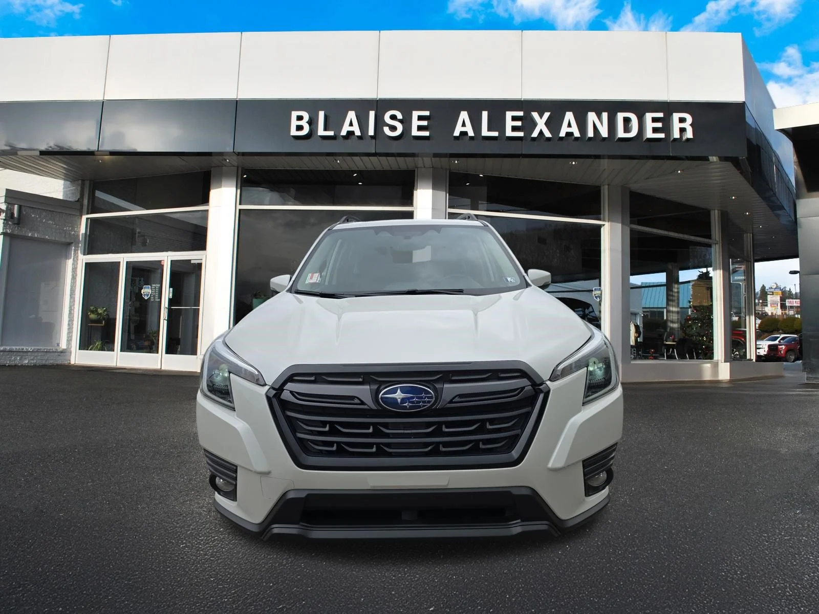 Used 2023 Crystal White Pearl Subaru Limited image 9