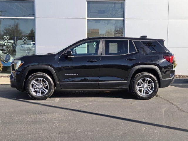 Used 2025 Ebony Twilight Metallic GMC Elevation image 8