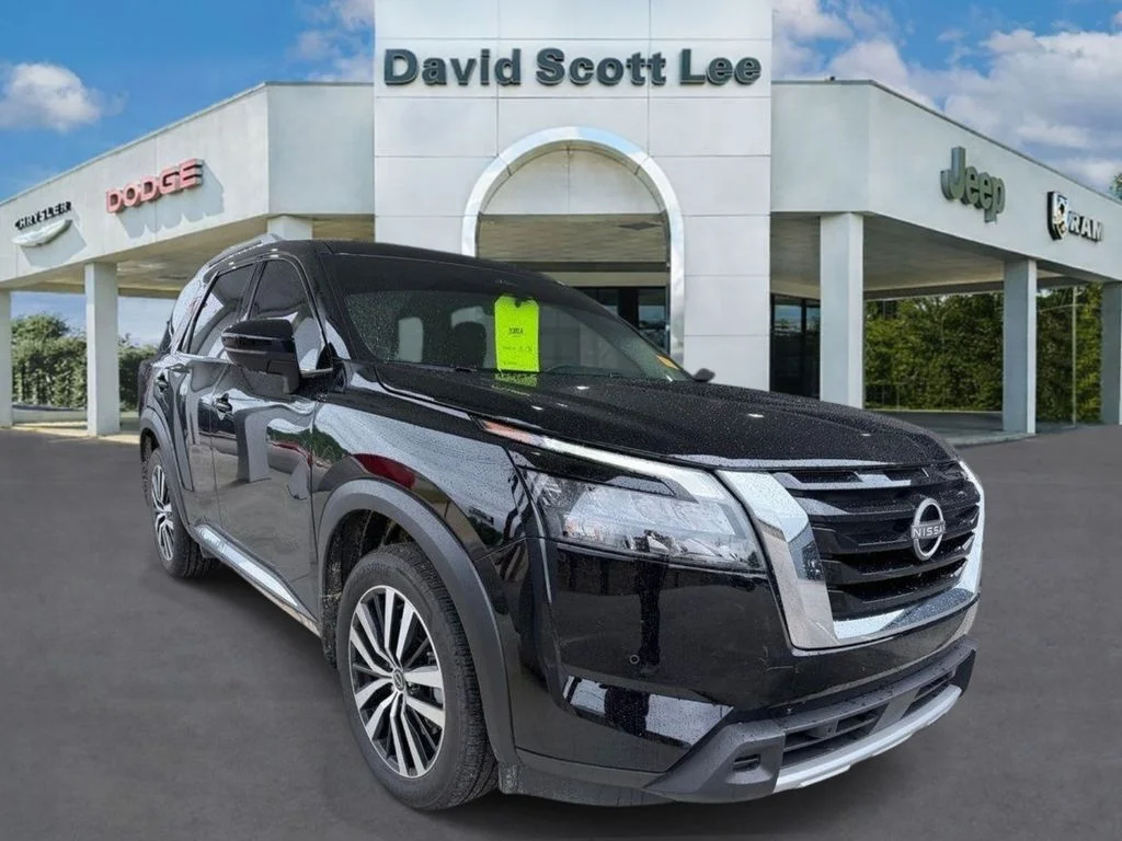 Used 2025 Black Nissan Platinum image 3